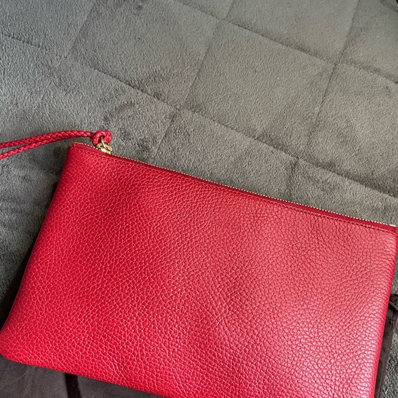 Gucci clutch new comes with dust bag - Picture 2 of 5